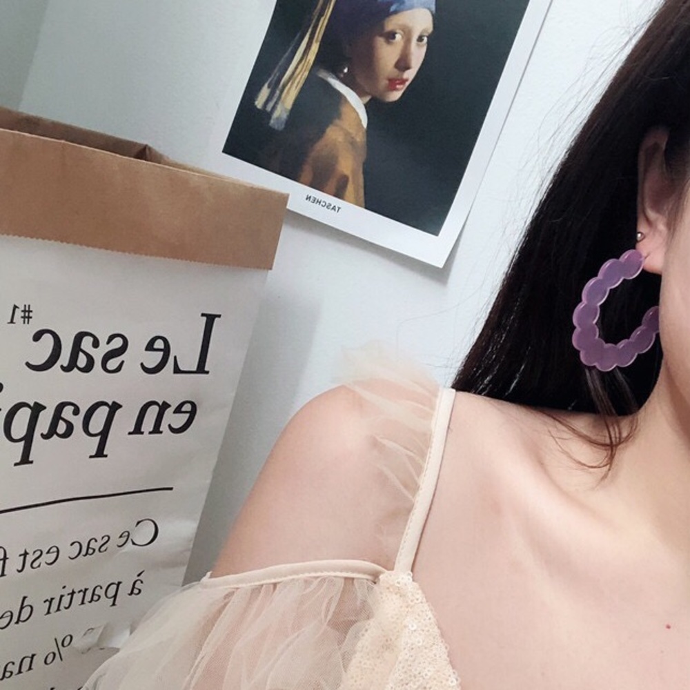 Sweet Resin Floral Wave Earrings in Purple - Picture 2 of 4